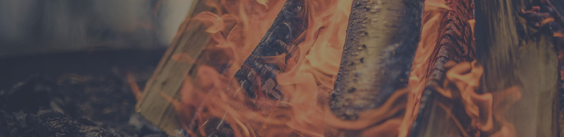 Niet het hout brandt, maar het gas dat vrijkomt